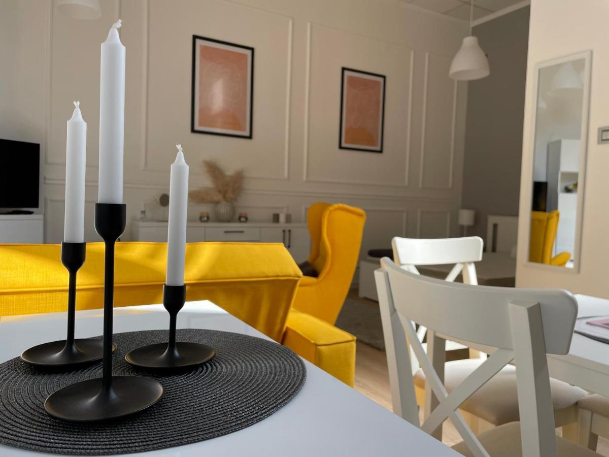 Apartments Tema ซอมโบร์ ภายนอก รูปภาพ