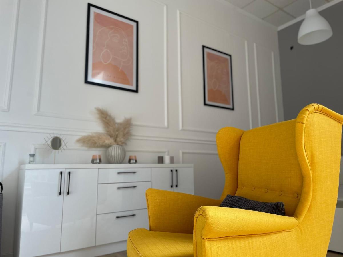 Apartments Tema ซอมโบร์ ภายนอก รูปภาพ