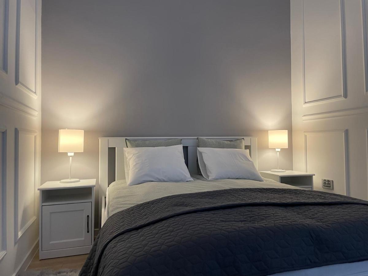 Apartments Tema ซอมโบร์ ภายนอก รูปภาพ