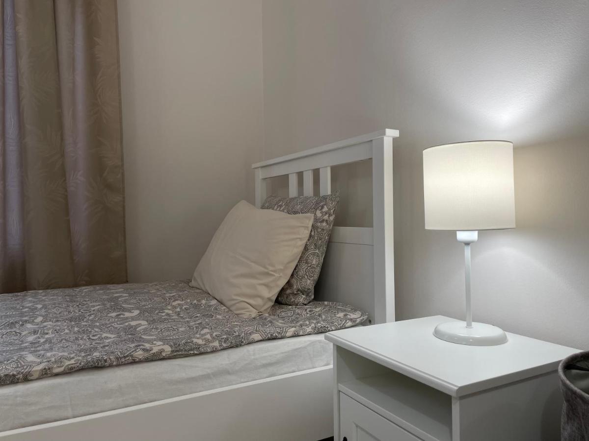 Apartments Tema ซอมโบร์ ภายนอก รูปภาพ