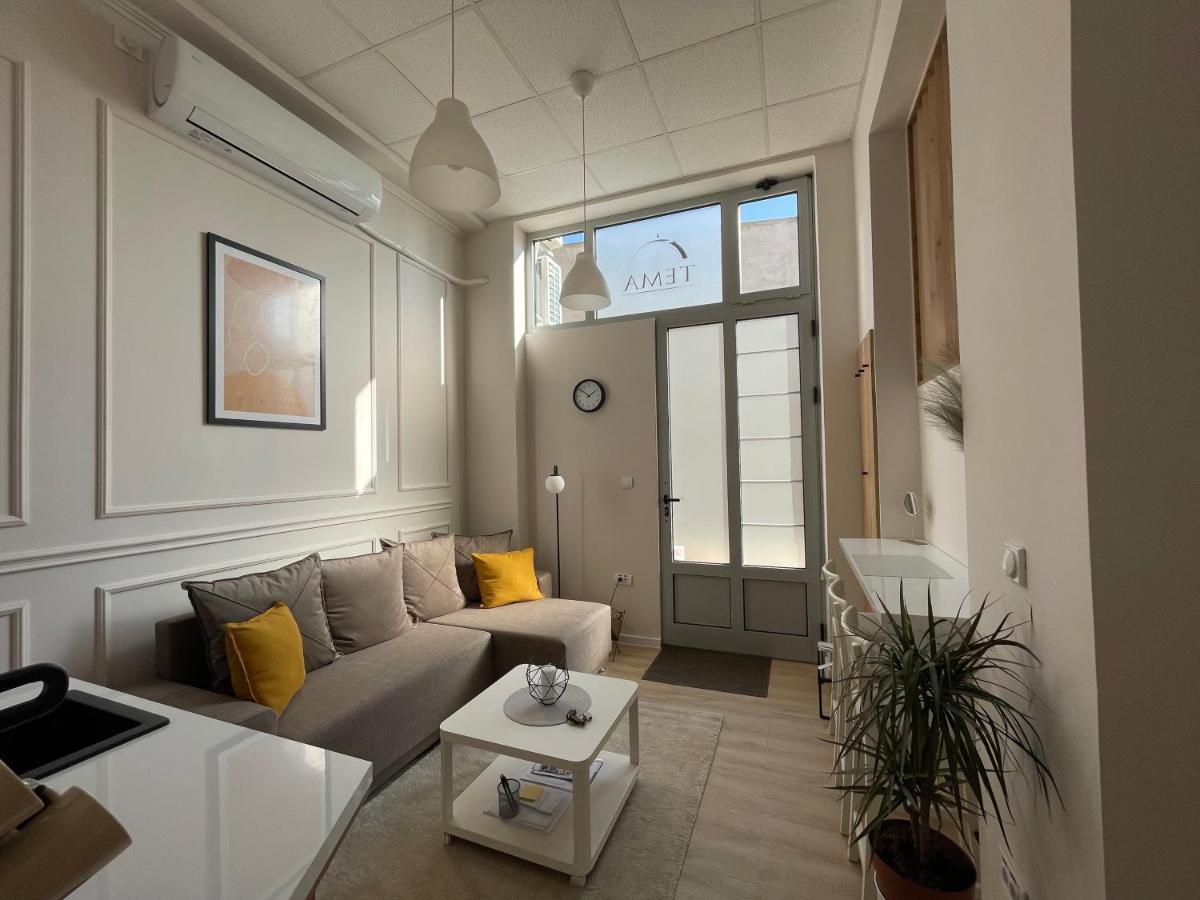 Apartments Tema ซอมโบร์ ภายนอก รูปภาพ