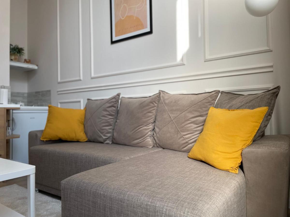 Apartments Tema ซอมโบร์ ภายนอก รูปภาพ