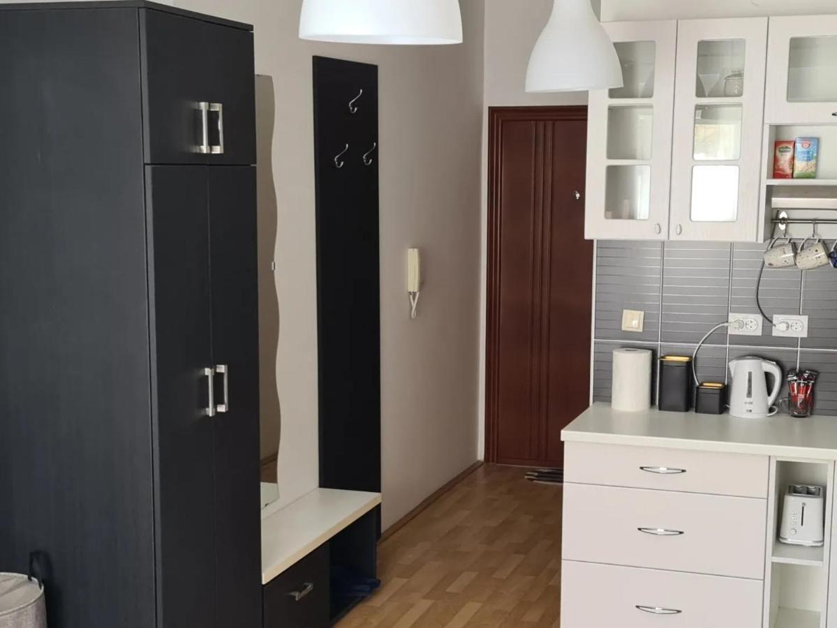 Apartments Tema ซอมโบร์ ภายนอก รูปภาพ