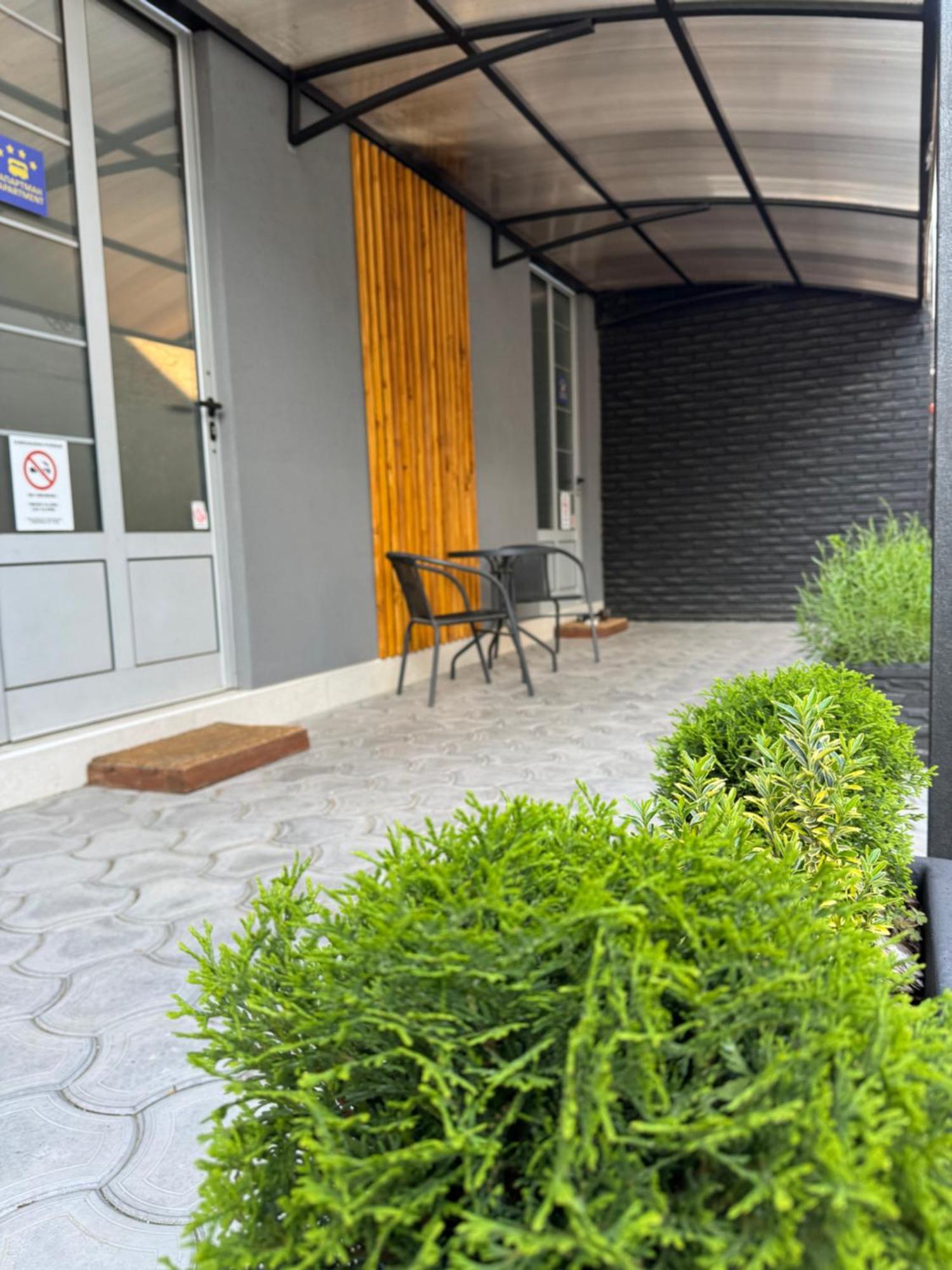 Apartments Tema ซอมโบร์ ภายนอก รูปภาพ